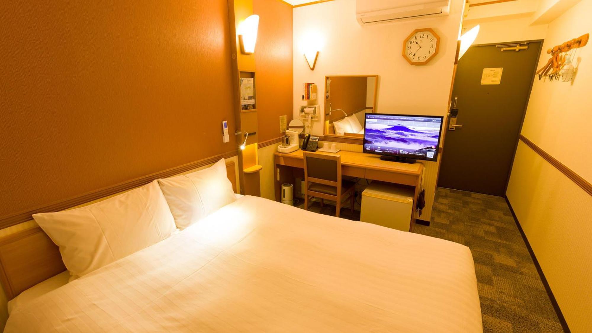 Toyoko Inn Kanazawa-Eki Higashi-Guchi Room photo