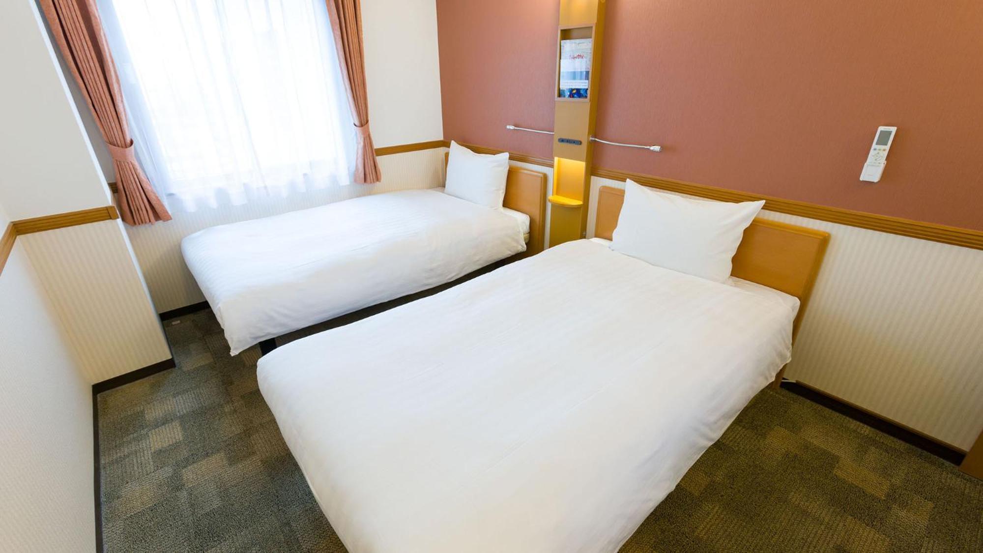Toyoko Inn Kanazawa-Eki Higashi-Guchi Room photo